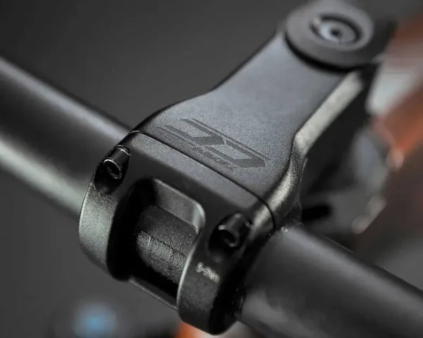 Винос MERIDA TEAM CC III Black, 31,8 mm, 60 mm, Angle: 6°, Alloy Flattop Design, Garmin mount