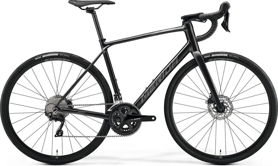 Велосипед MERIDA SCULTURA ENDURANCE 400 2023 silk black/dark silver